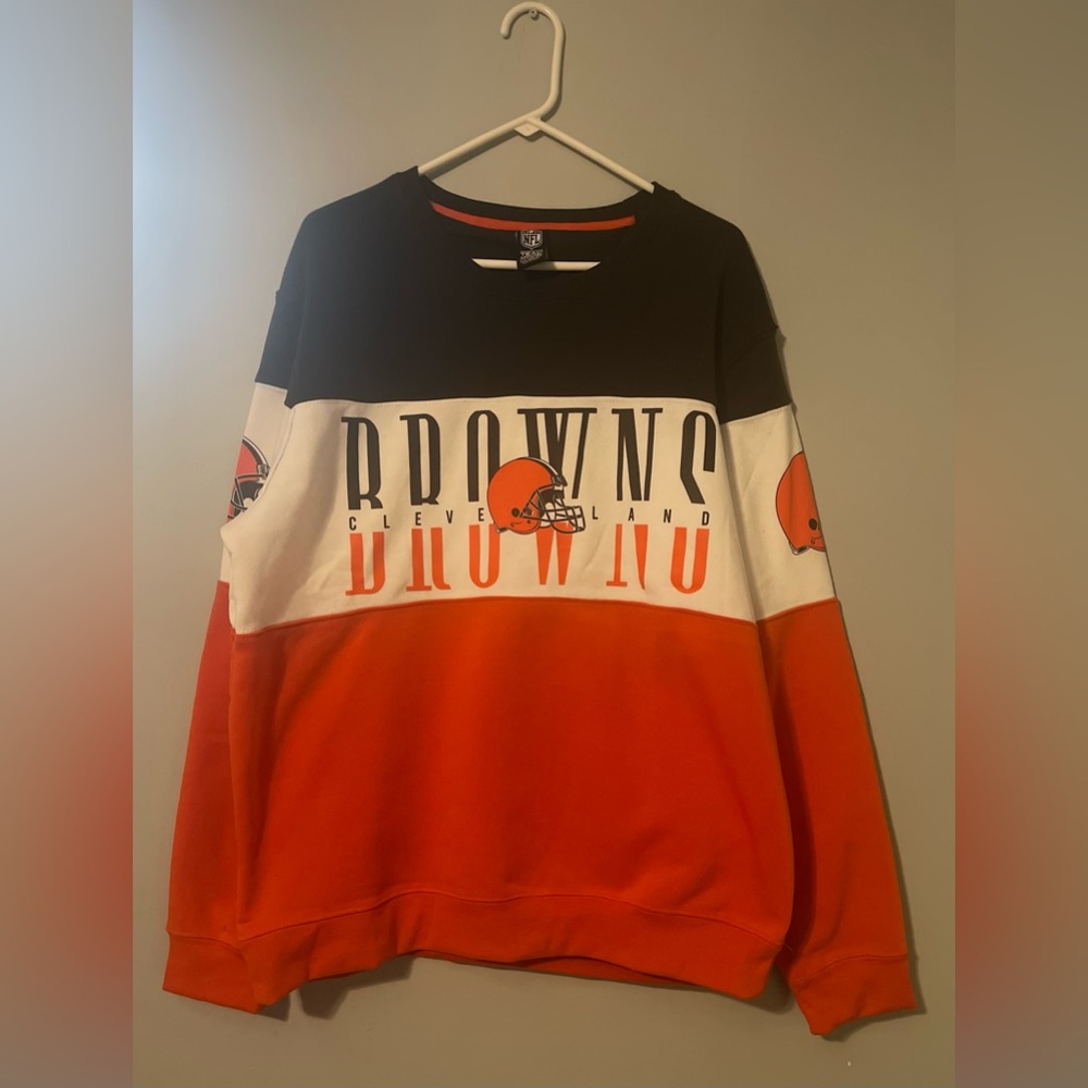 NWT CLEVELAND BROWNS CREWNECK SWEATER XL